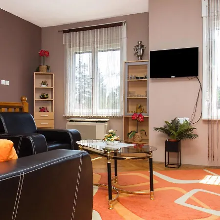 Holiday Aniko 4 Feriehus Balatonmáriafürdő